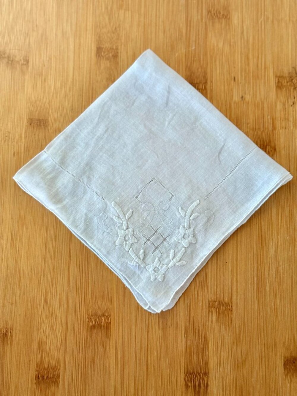 Vintage 1950s Cotton Handkerchief In White With Floral  Embroidery Details